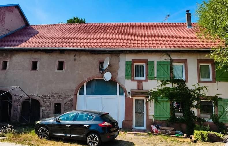 Maison vosgienne à Taintrux avant la rénovation de toiture
